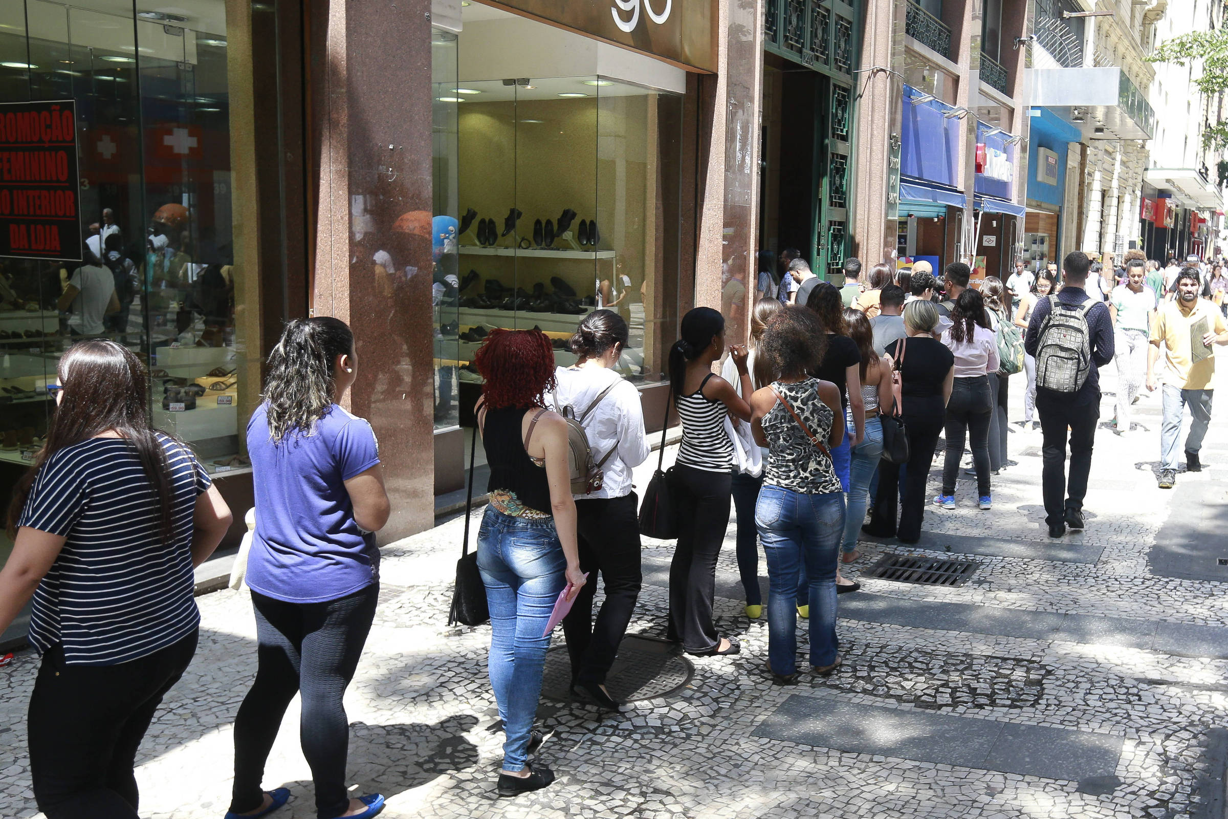 Emprego informal tira força da retomada